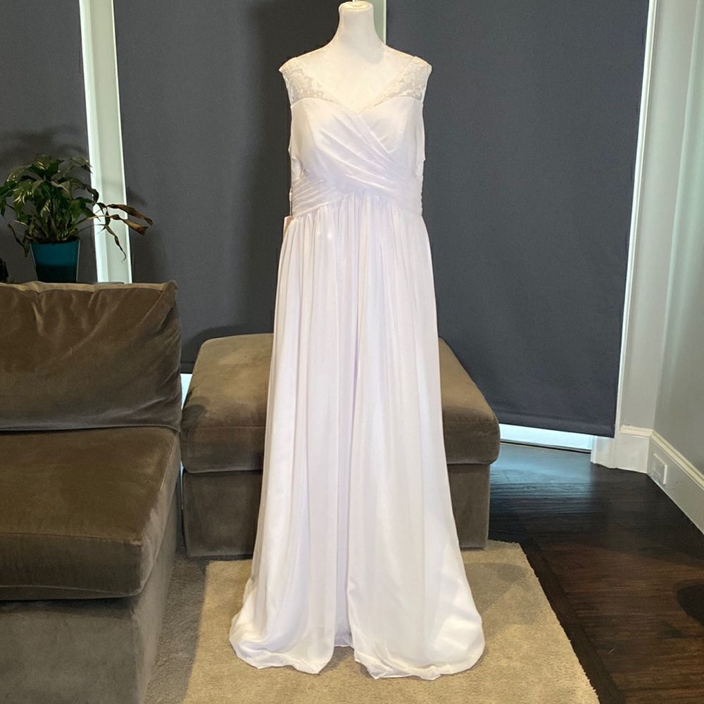 Women’s Full Length Chiffon White Wedding or Special Event Dress Size 16 NWT